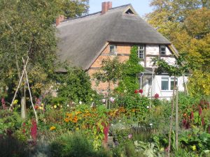 Pfarrhaus Starkow mit Garten